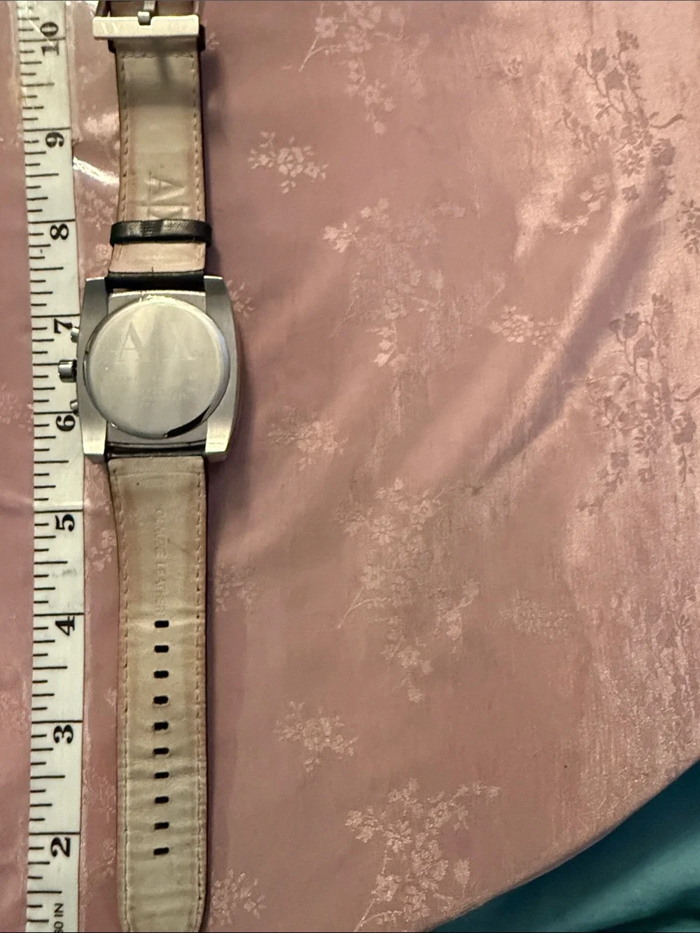 This Armani Exchange Stockton AX2253 watch features a square stainless steel cas